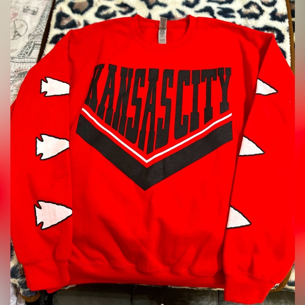 ❤️💛KC - M Sweater